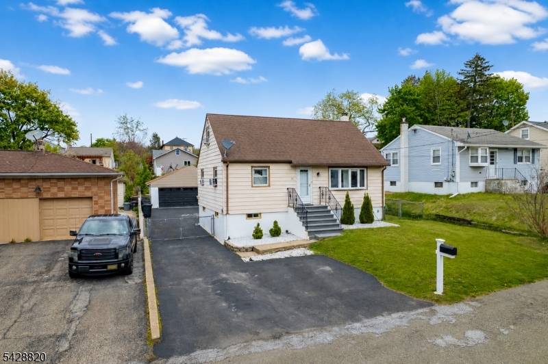 13 Kovach St, Franklin Boro, NJ 07416