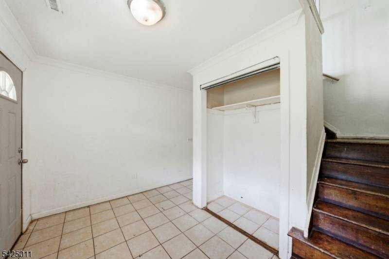 105 Berger St, Franklin Twp., NJ 08873