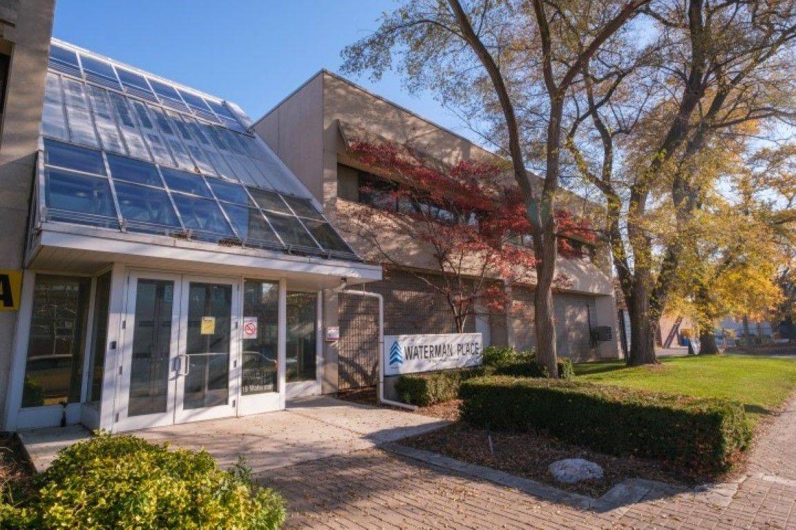 19 Waterman AVE #211, Toronto E03, ON M4B 1Y2