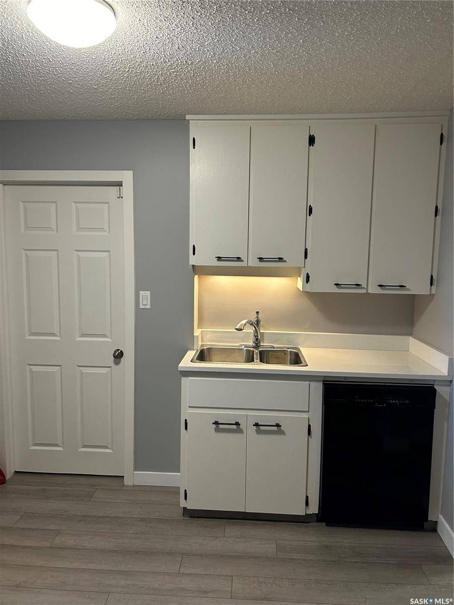 2059 McDonald STREET, Regina, SK S4N 2Y4