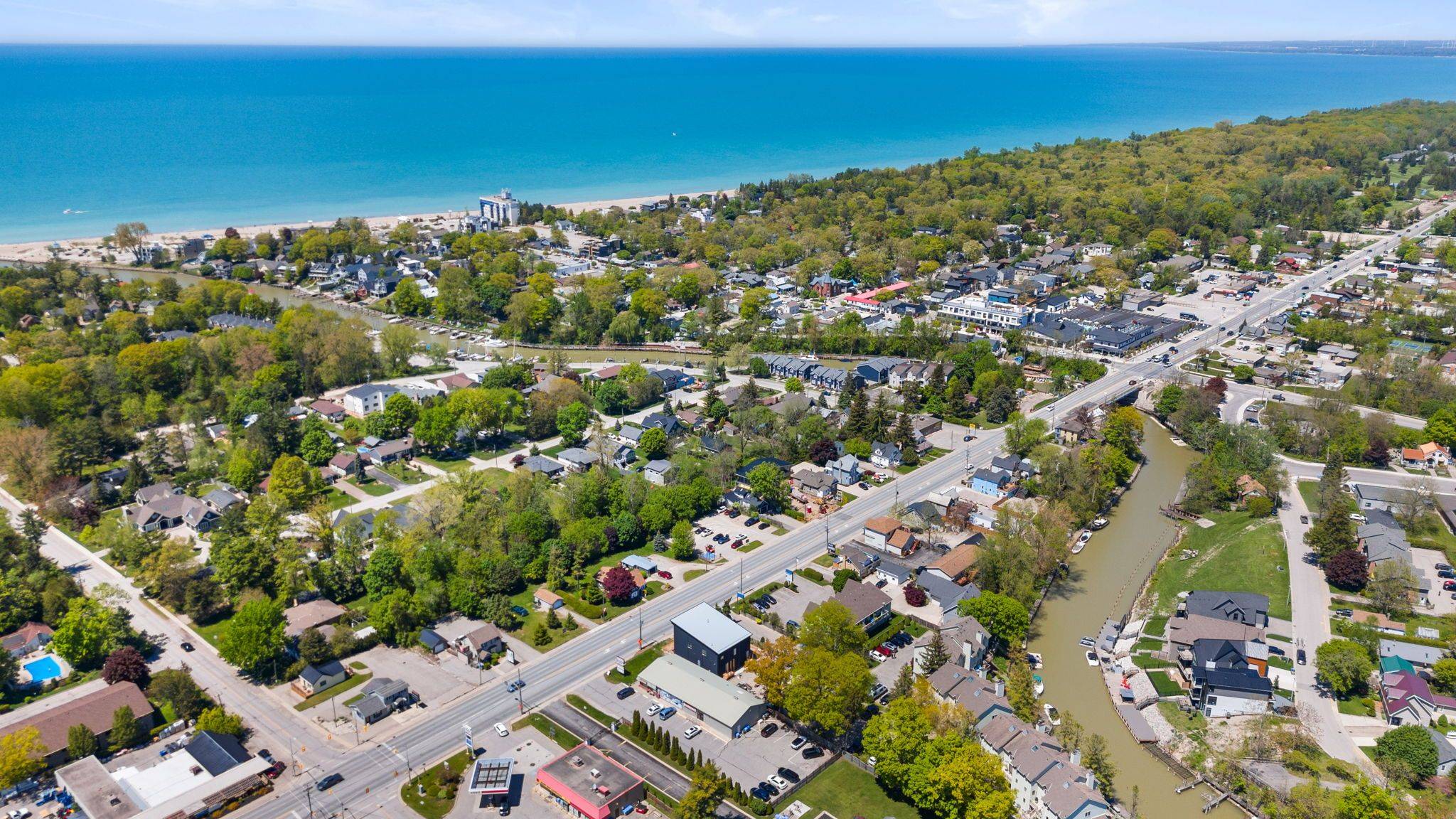 34 Ontario ST S, Lambton Shores, ON N0M 1T0