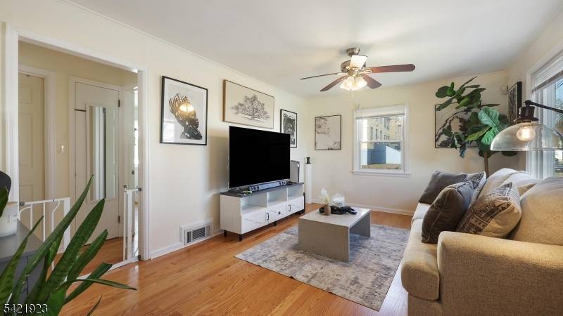 353 E Grant Ave, Roselle Park Boro, NJ 07204
