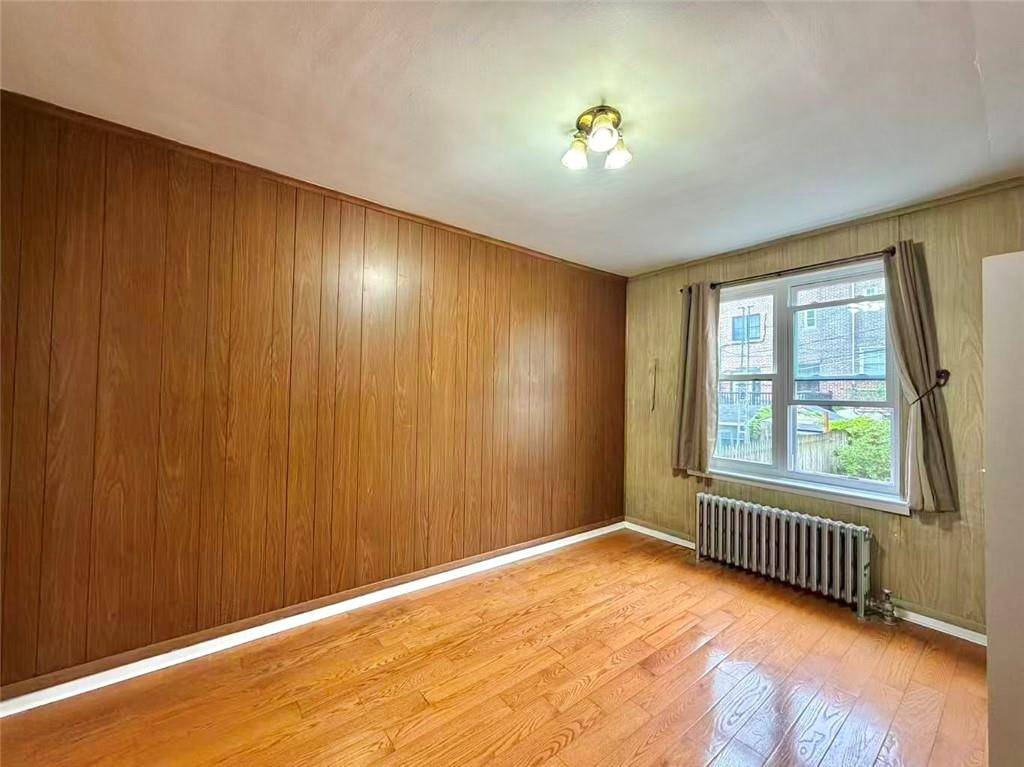 48-40 39th ST, Long Island City, NY 11104