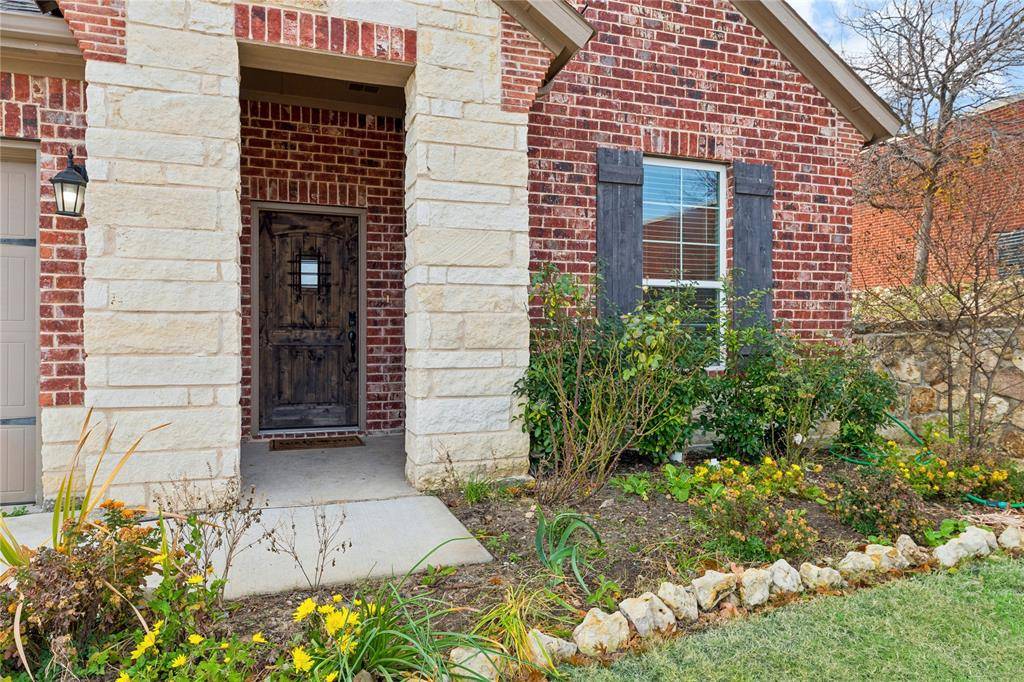 7337 Howling Coyote Lane, Fort Worth, TX 76131