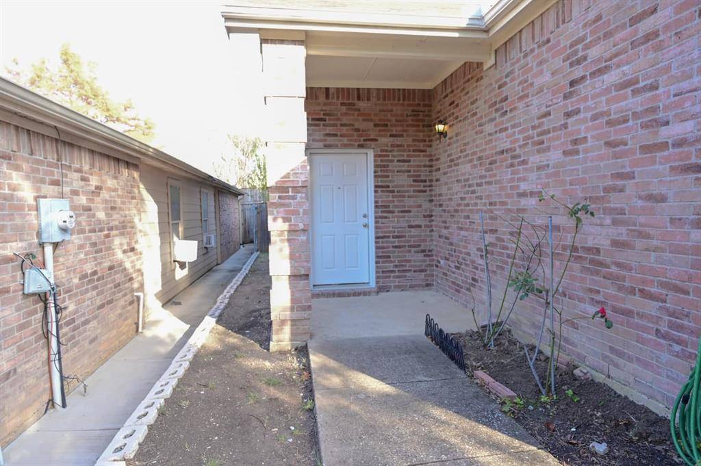 17422 Energy Lane, Dallas, TX 75252