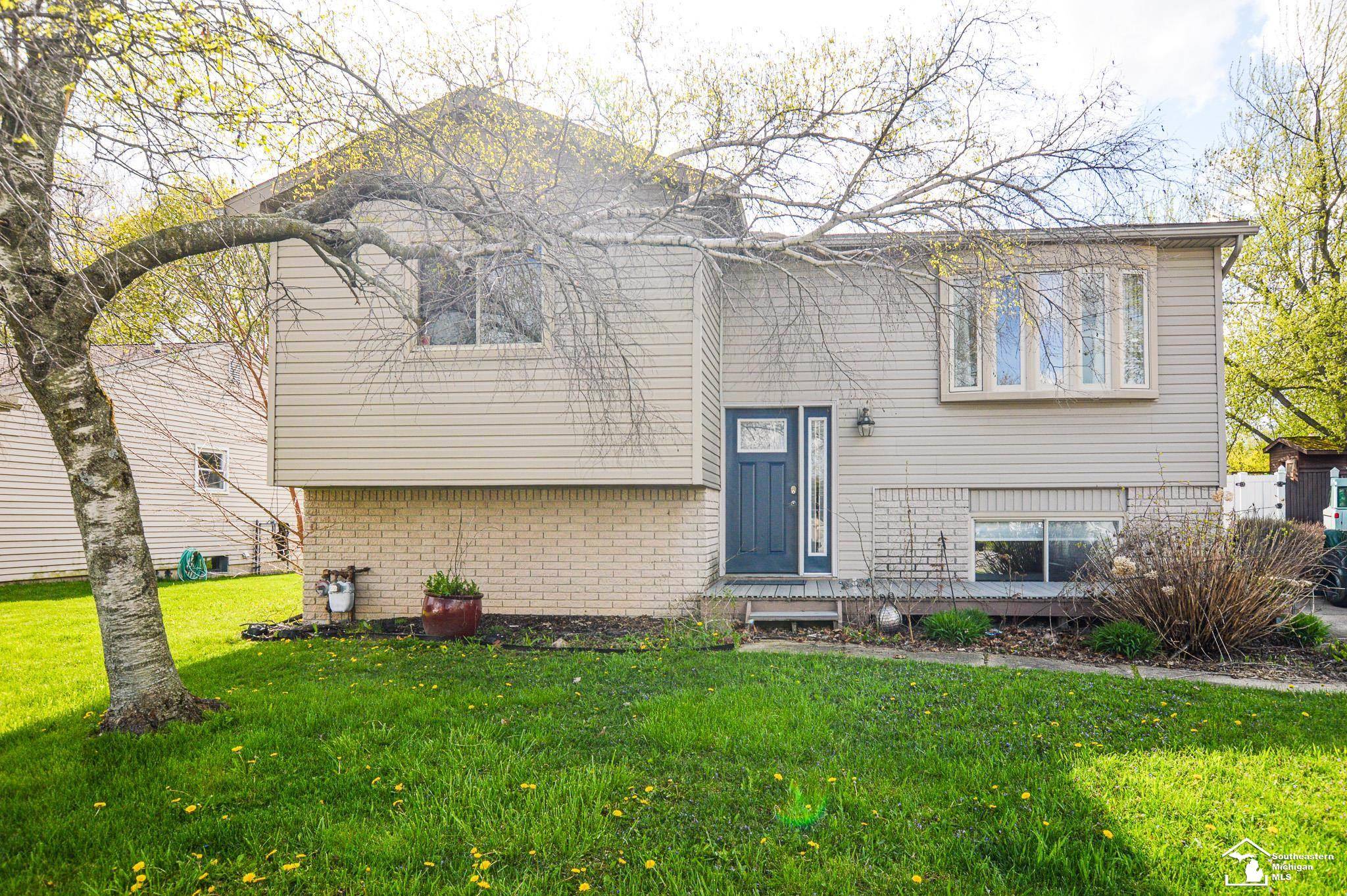8675 Lillian DR, Berlin Twp, MI 48166