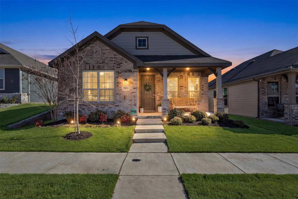2933 Dixondale Drive, Fort Worth, TX 76108
