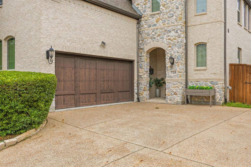 725 Royal Minister Boulevard, Lewisville, TX 75056