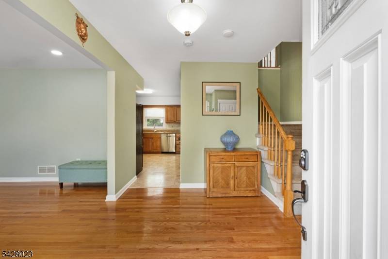 173 Beekman Ln, Hillsborough Twp., NJ 08844