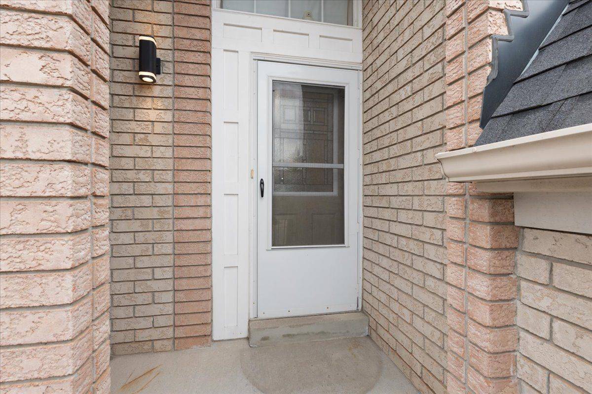 61 Baywell CRES, Aurora, ON L4G 7N4