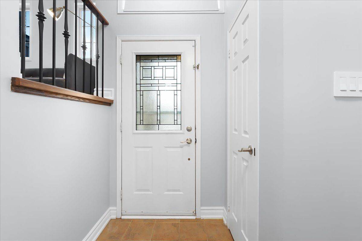 61 Baywell CRES, Aurora, ON L4G 7N4