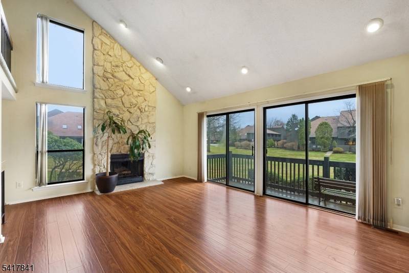 29 Westgate Dr, Edison Twp., NJ 08820