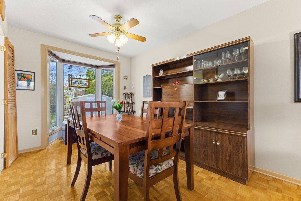 2368 Ogilvie RD, Beacon Hill North - South And Area, ON K1J 7N6