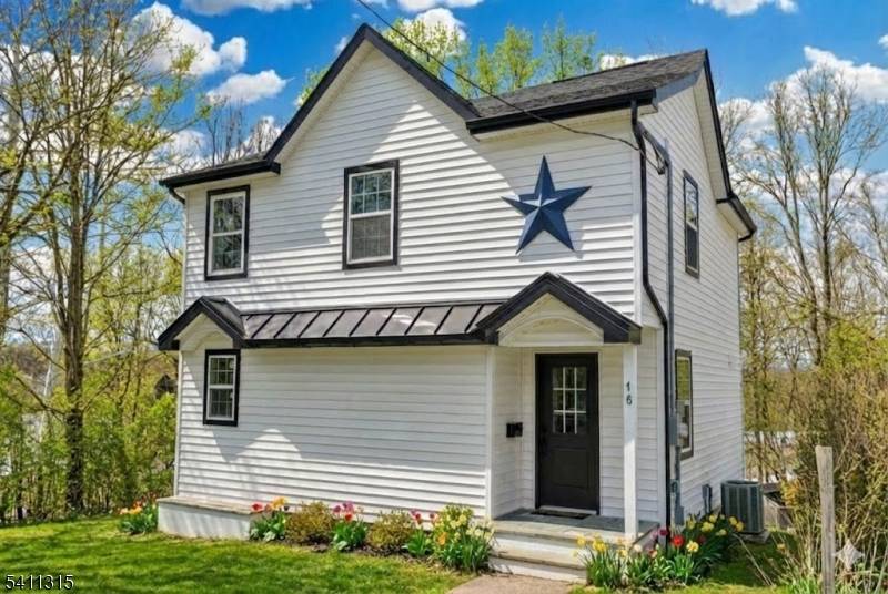 18 Governor Haines St, Hamburg Boro, NJ 07419