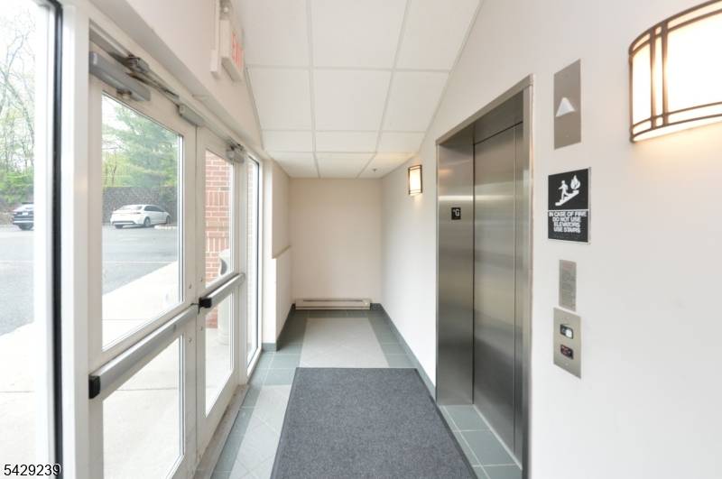 504 Hamburg Tpke, Wayne Twp., NJ 07470