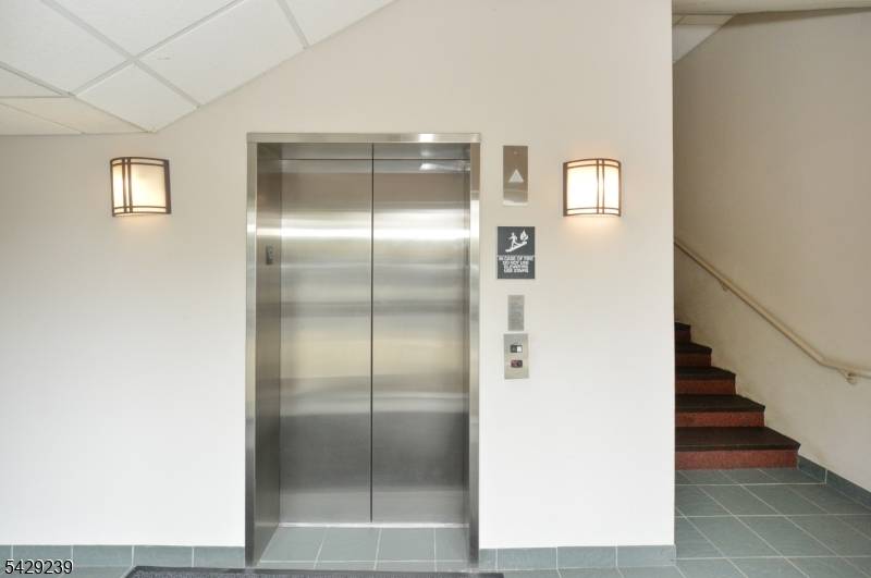 504 Hamburg Tpke, Wayne Twp., NJ 07470