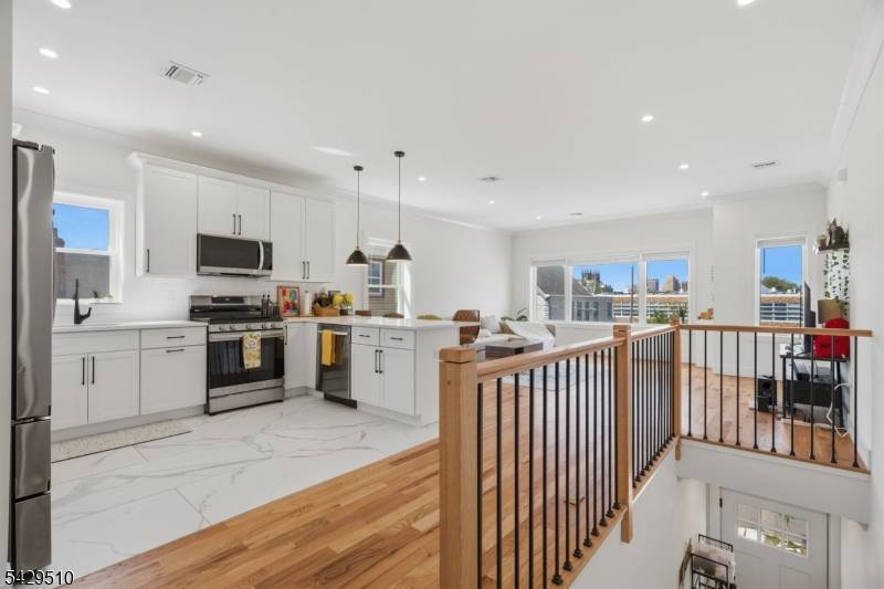 31 Patterson St, Harrison Town, NJ 07029