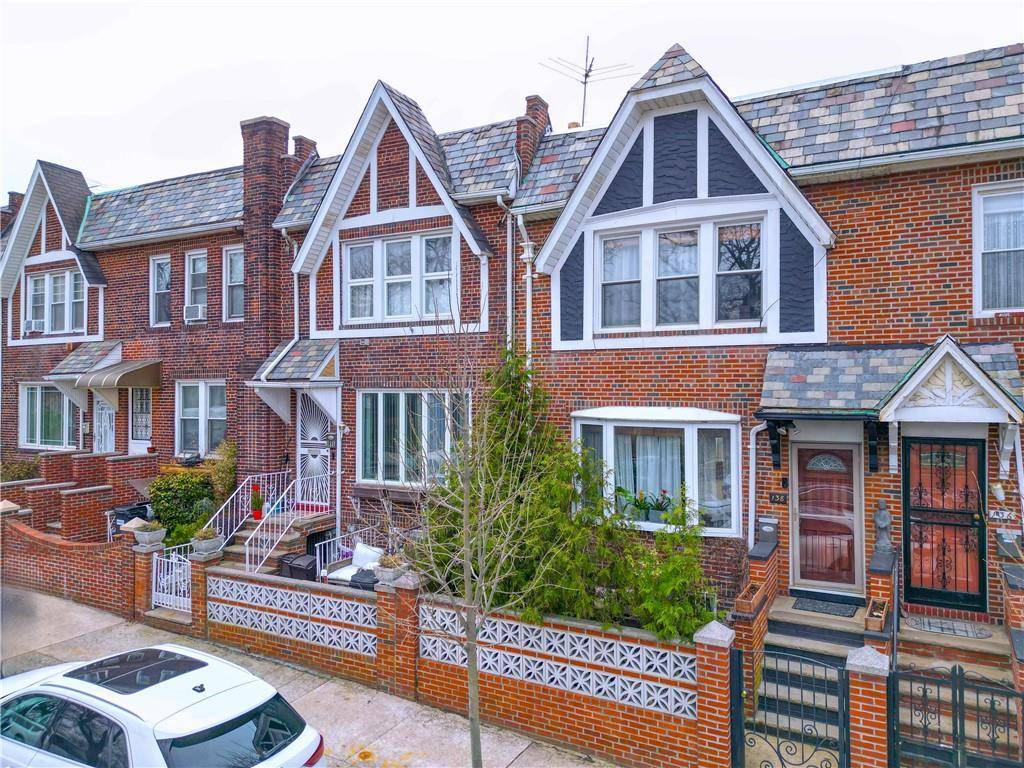 138 Wakeman PL, Brooklyn, NY 11220
