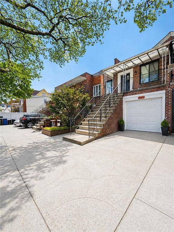 730 Dunne CT, Brooklyn, NY 11235