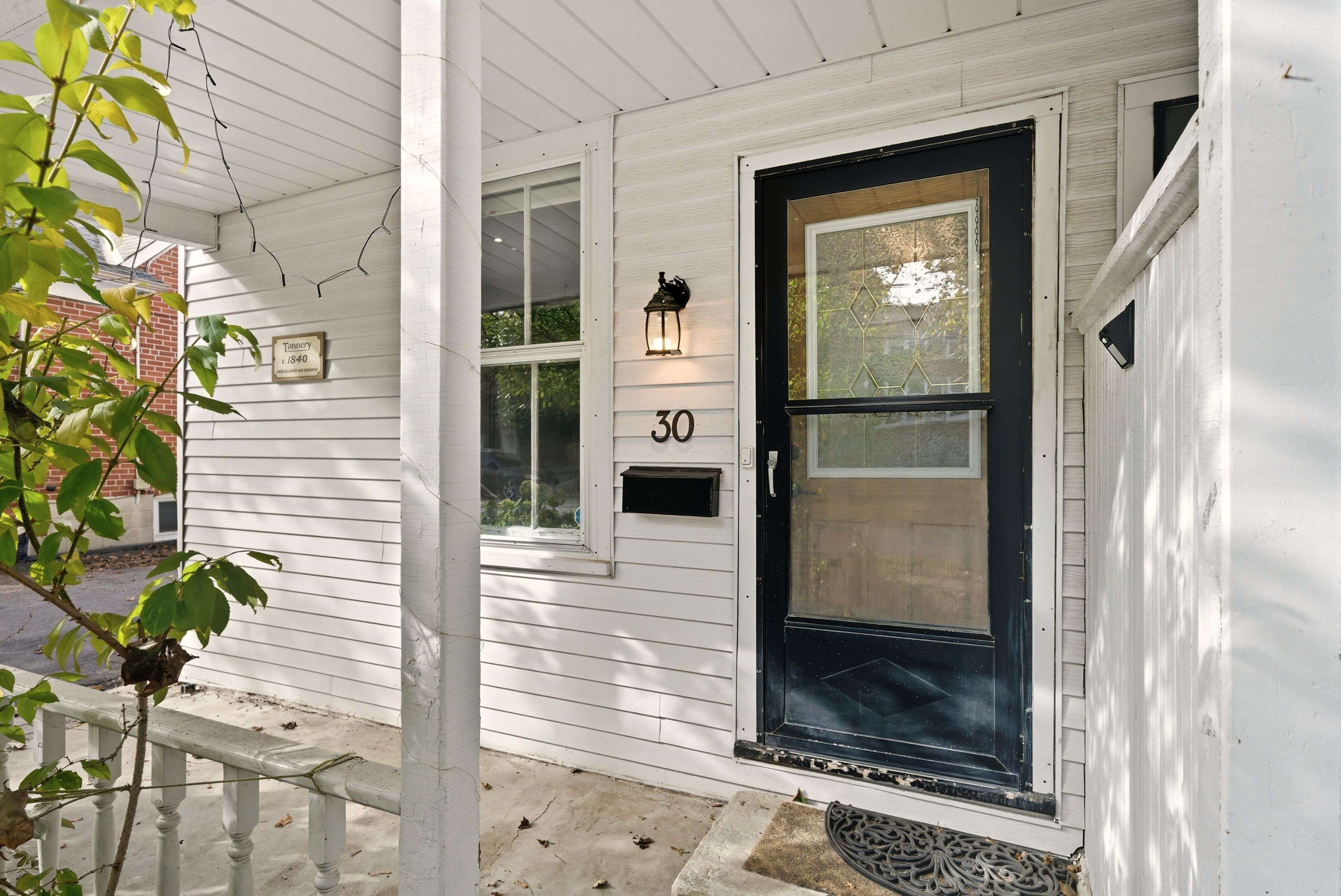 30 Elizabeth ST S, Richmond Hill, ON L4C 3V4