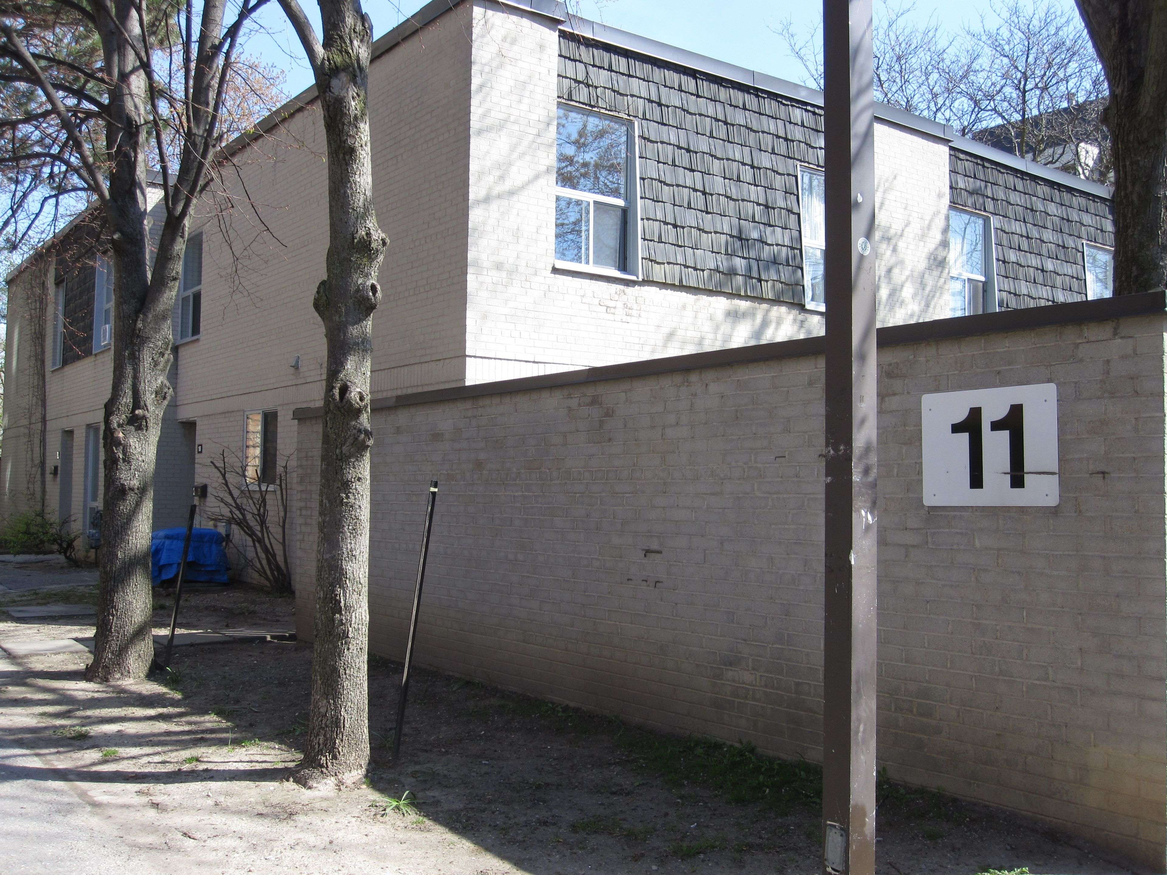 11 Four Winds DR #18, Toronto W05, ON M3J 1K7