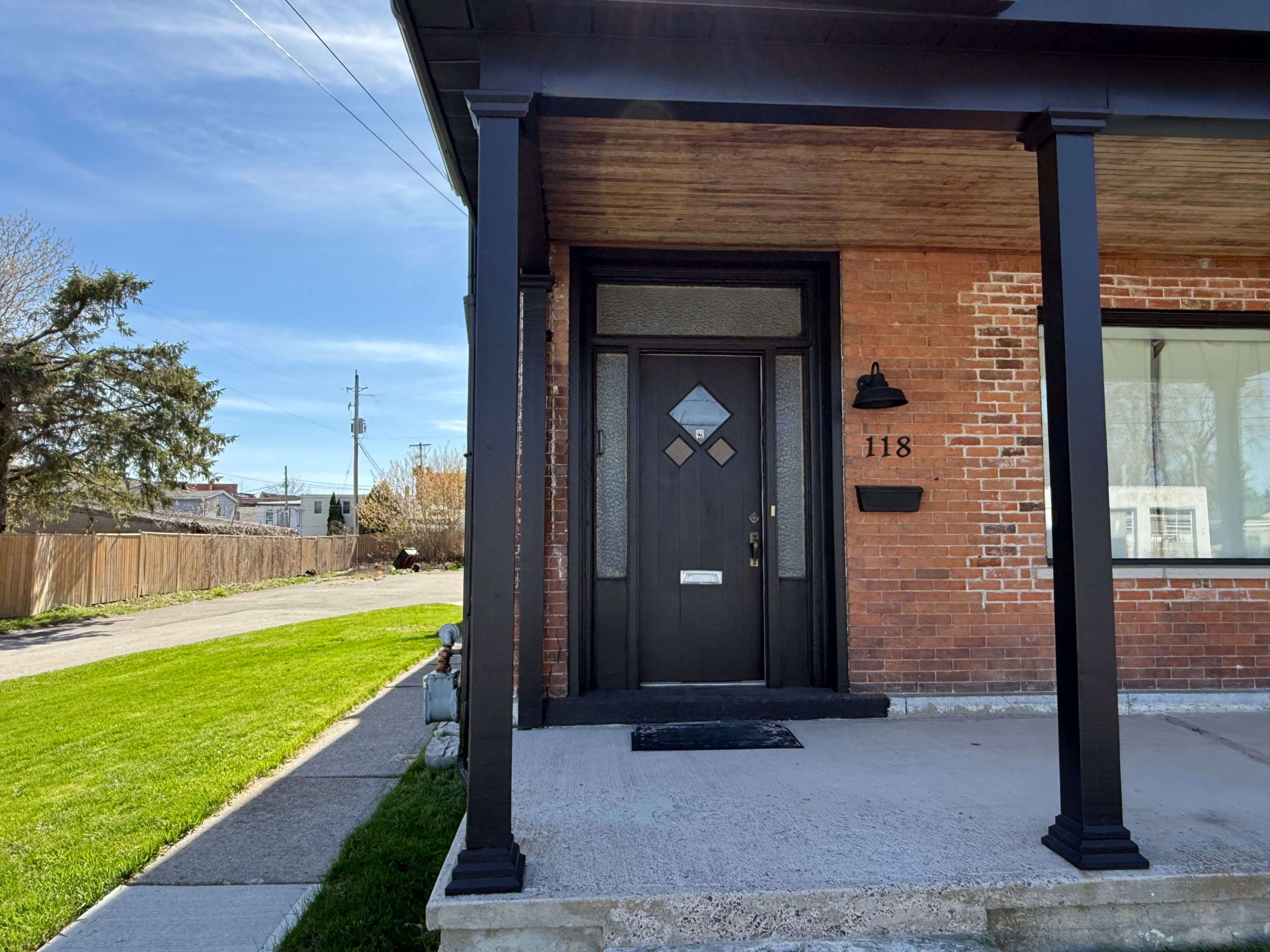 118 East ST E, Greater Napanee, ON K7R 1S6