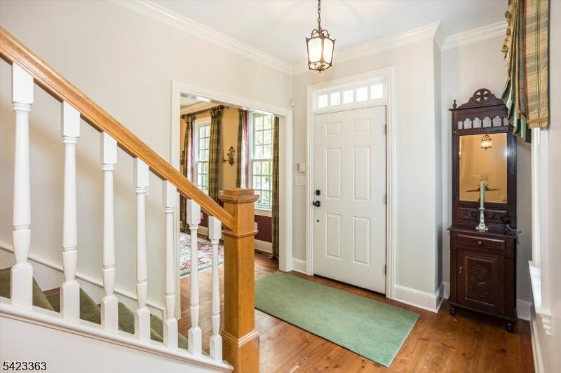 12 Red Oak Row, Chester Twp., NJ 07930