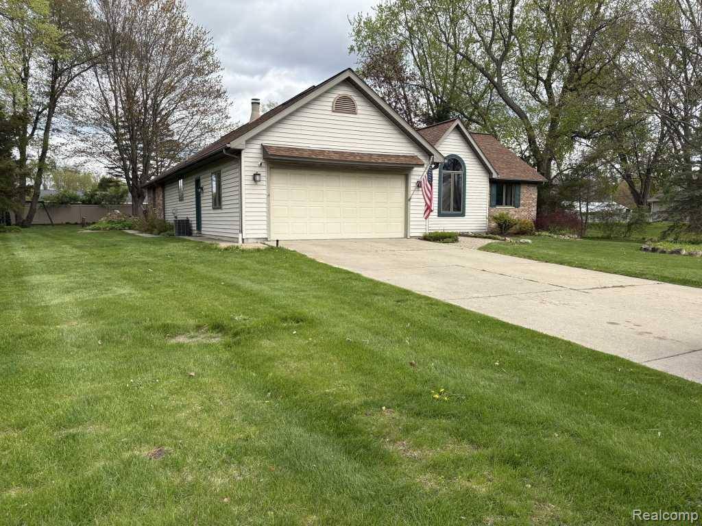 9038 Twin Oaks CT, Flushing Charter Township, MI 48433