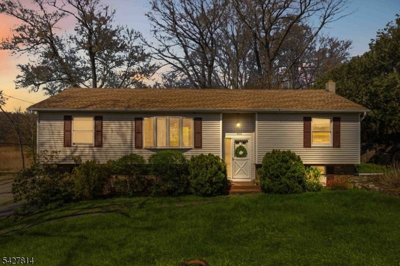 400 Lake Shore Dr, West Milford Twp., NJ 07421
