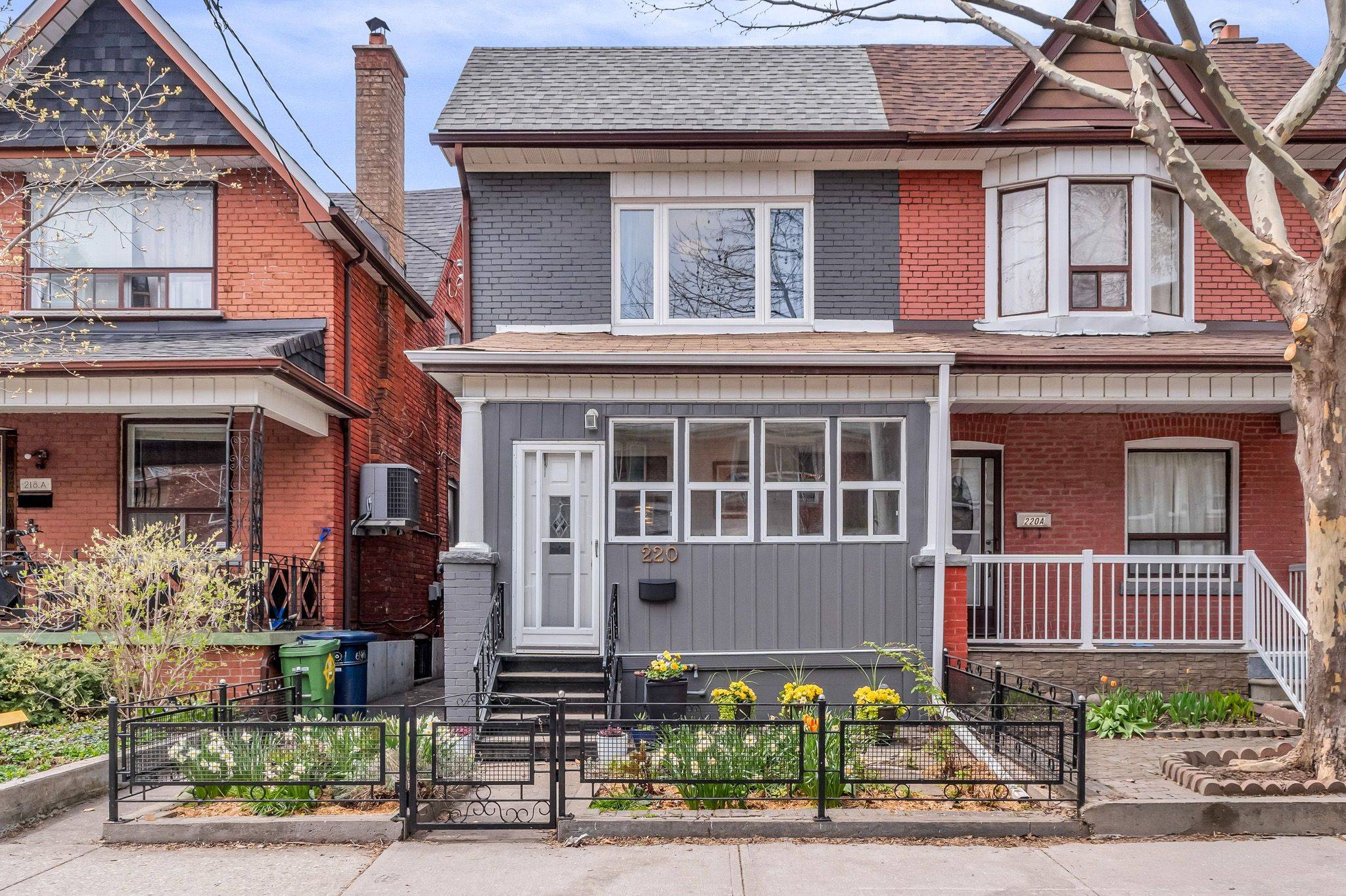 220 St Helen's AVE, Toronto C01, ON M6H 4A3
