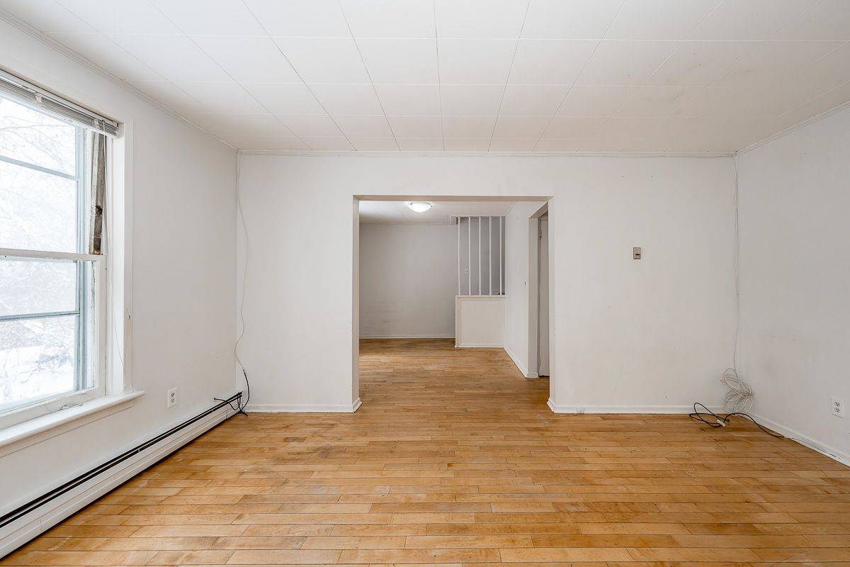 145 Front ST #Unit B, Bracebridge, ON P1L 1J7