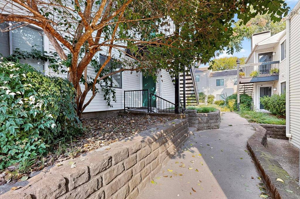 7431 Holly Hill Drive #108, Dallas, TX 75231