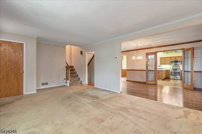 27 Fraley Dr, Franklin Twp., NJ 08873