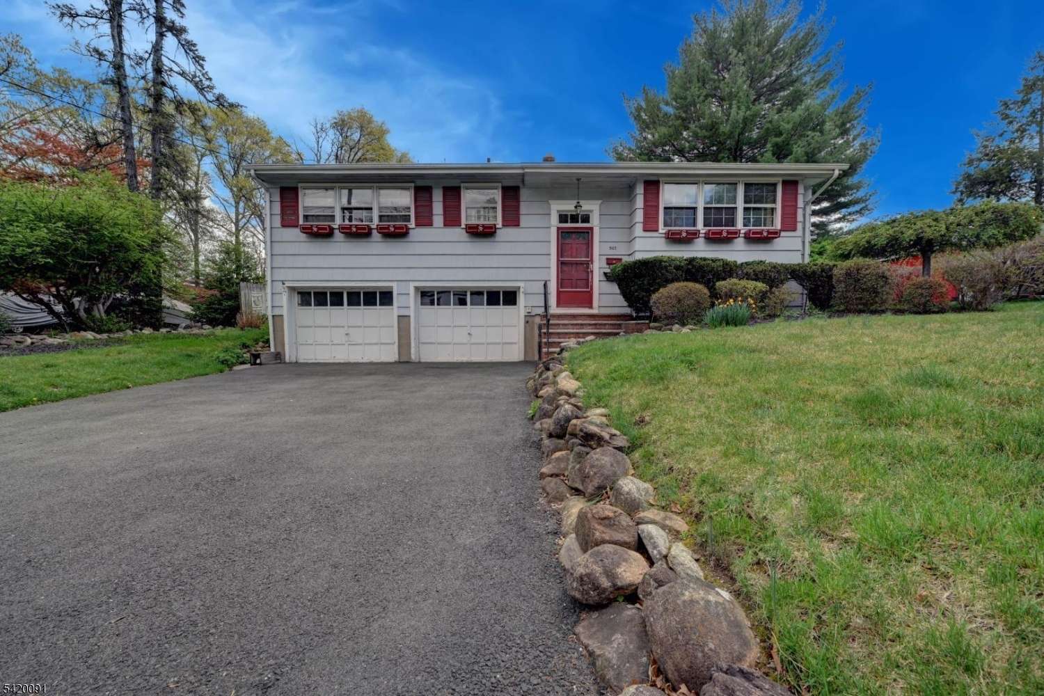 301 Grand Blvd, Emerson Boro, NJ 07630