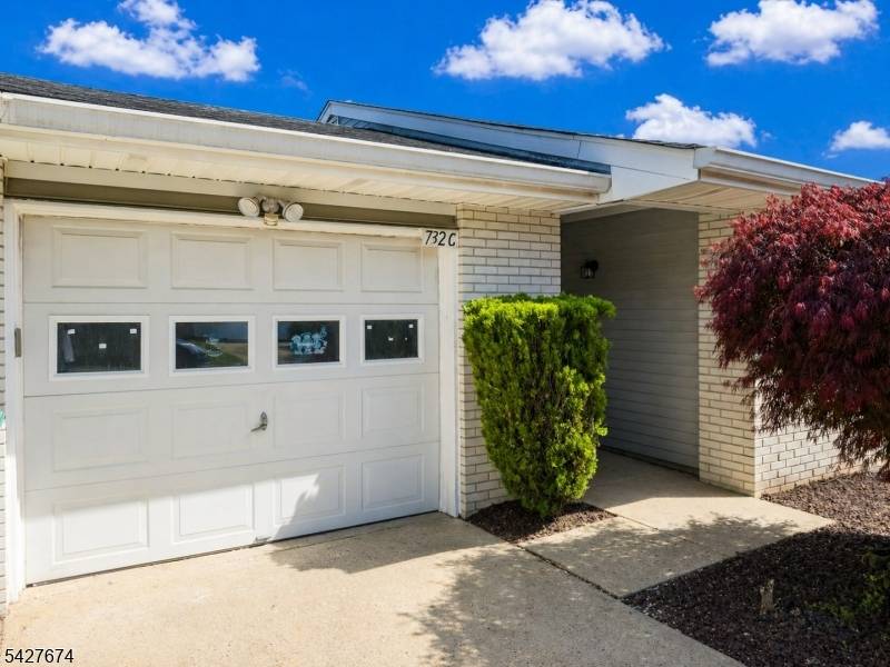 732C Ralston Plz, Monroe Twp., NJ 08831