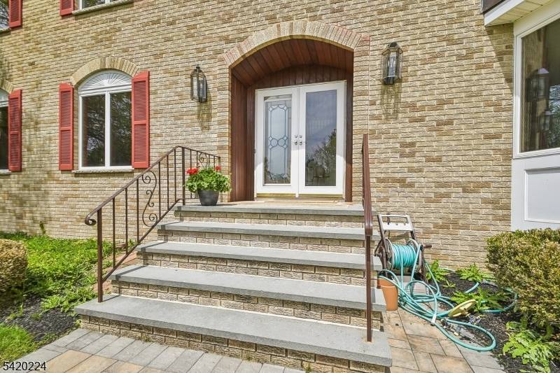 5 Gianna Ct, Randolph Twp., NJ 07869