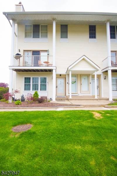 10 Amherst Ct, Hamburg Boro, NJ 07419