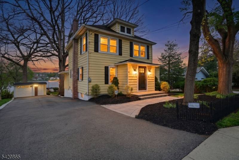 19 Musconetcong Ave, Stanhope Boro, NJ 07874