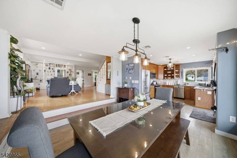 19 Musconetcong Ave, Stanhope Boro, NJ 07874