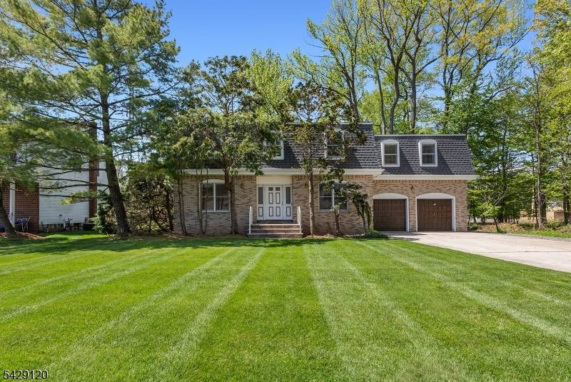 97 Roxy Ave, Edison Twp., NJ 08820
