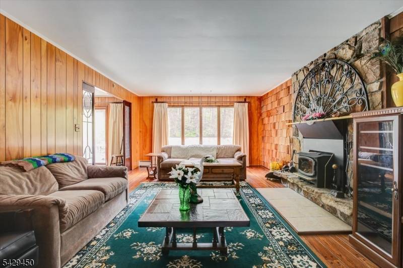 49 Frog Hollow Rd, Tewksbury Twp., NJ 07830