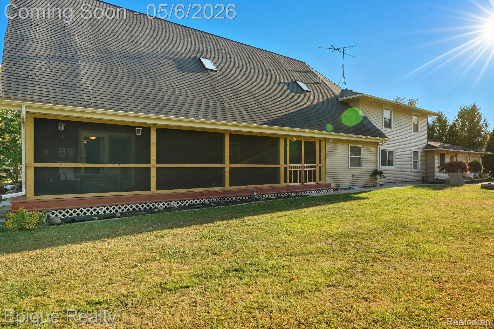 8150 Runyan Lake RD, Fenton, MI 48430