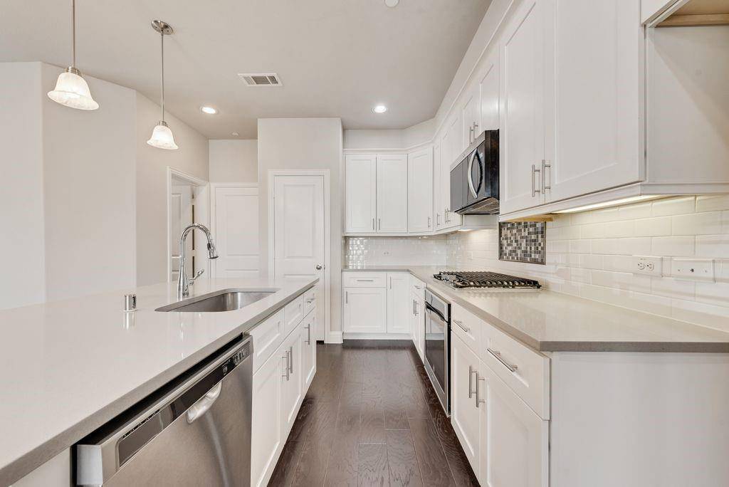 281 Scotia Street, Lewisville, TX 75056