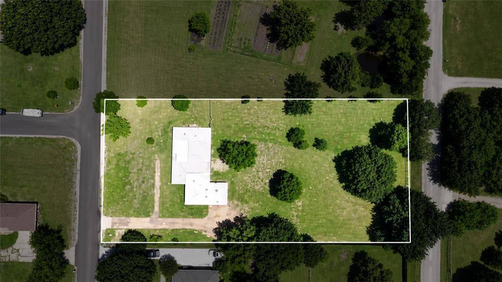 870 Meadowbrook Drive, Lucas, TX 75098