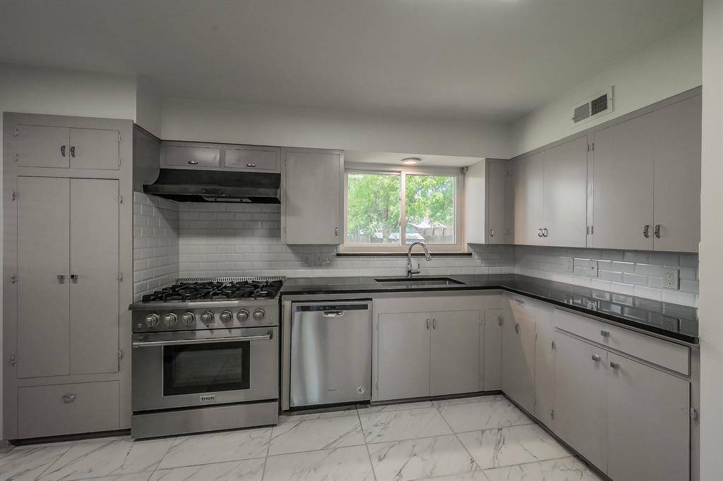 4411 Merrell Road, Dallas, TX 75229