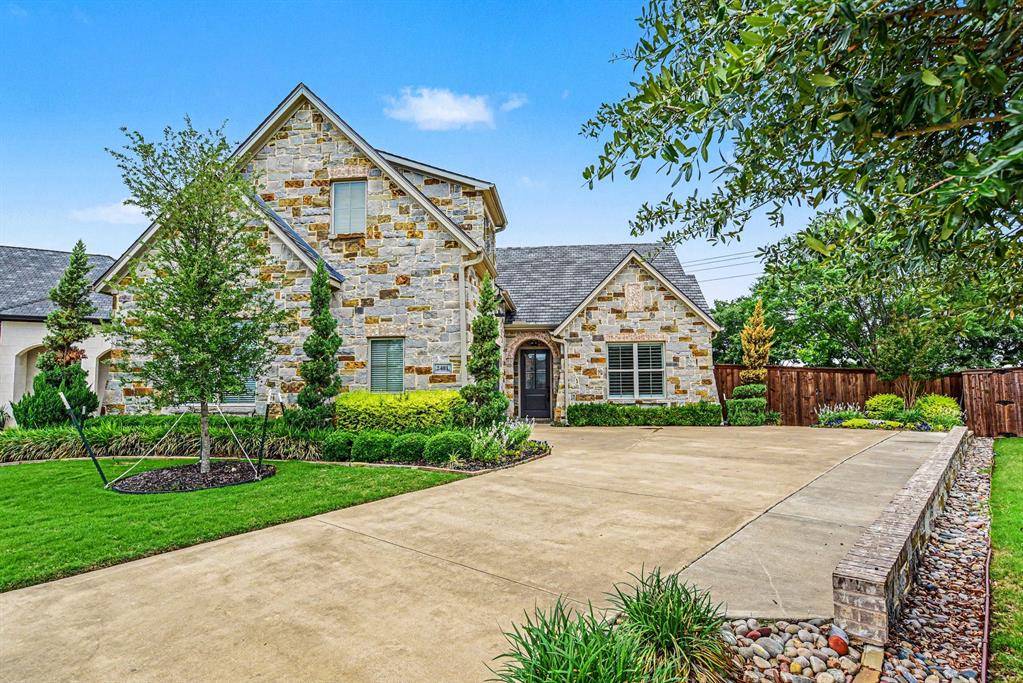 2401 Prestwick Drive, Midlothian, TX 76065