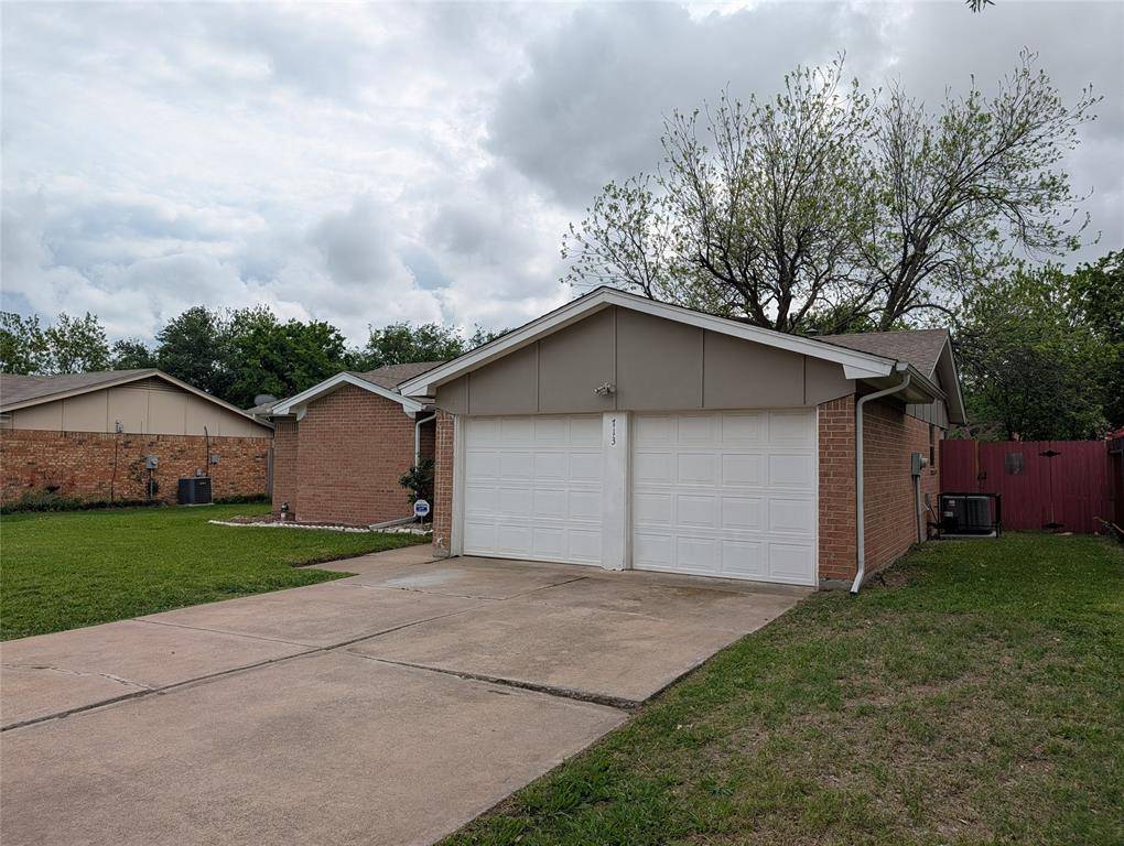 713 Heathcliff Drive, Everman, TX 76140