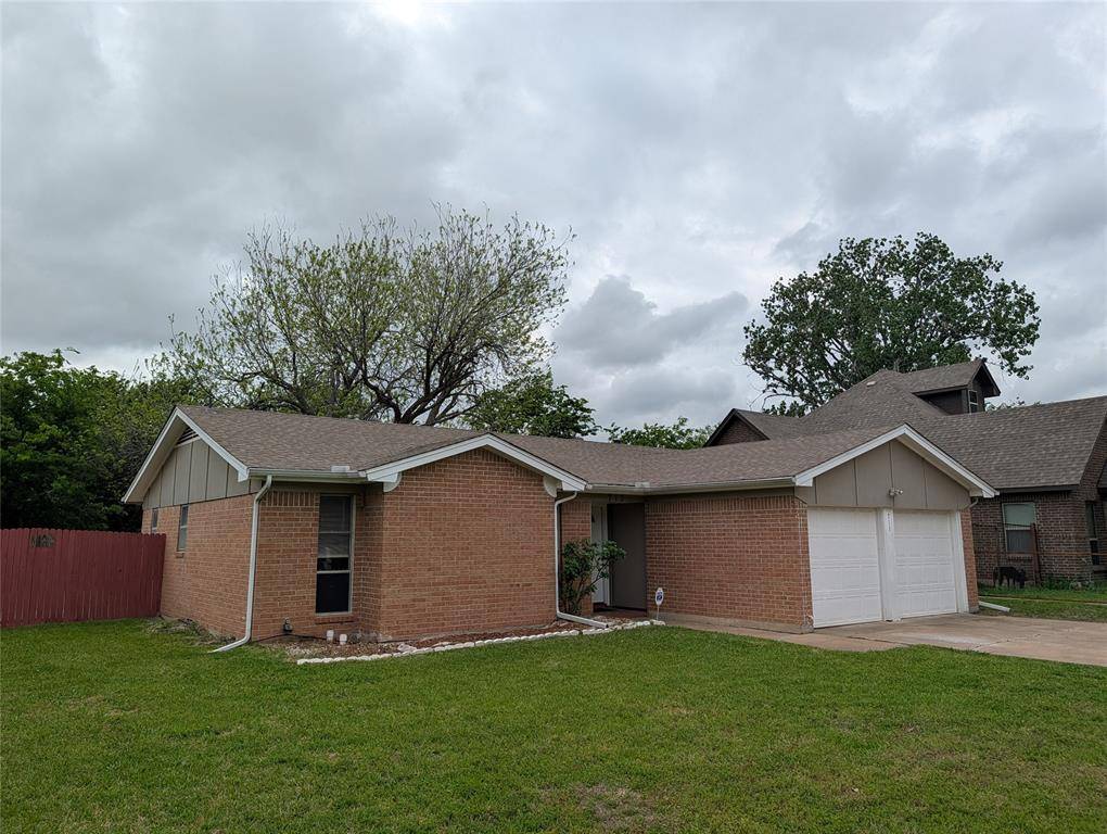 713 Heathcliff Drive, Everman, TX 76140
