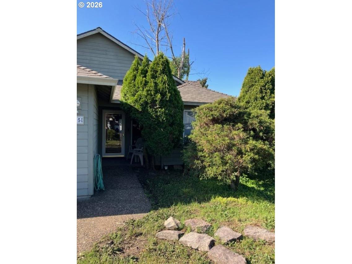 945 NE Lija LOOP, Portland, OR 97211