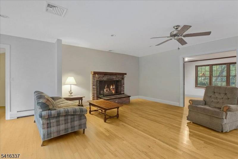 240 Ottowa Ln, Franklin Lakes Boro, NJ 07417